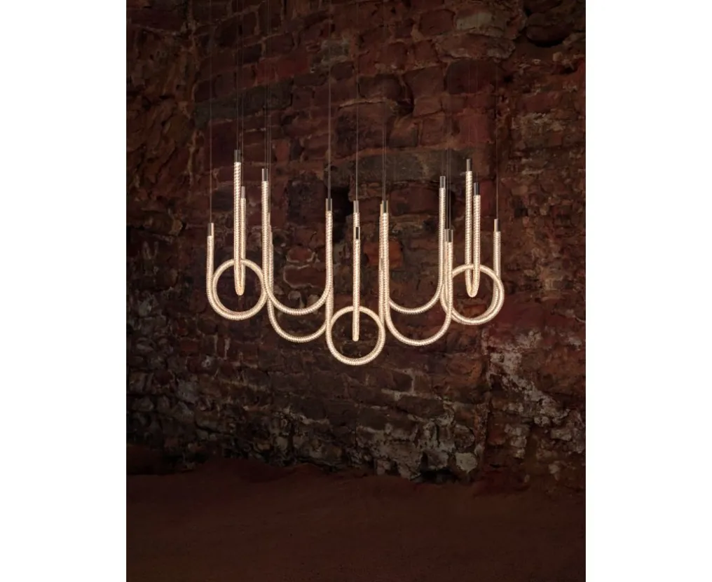 Lustre 10 lumières horizontal : illuminez votre espace design